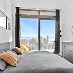 Marina Gate - Stunning 56 Floor Full Sea Views